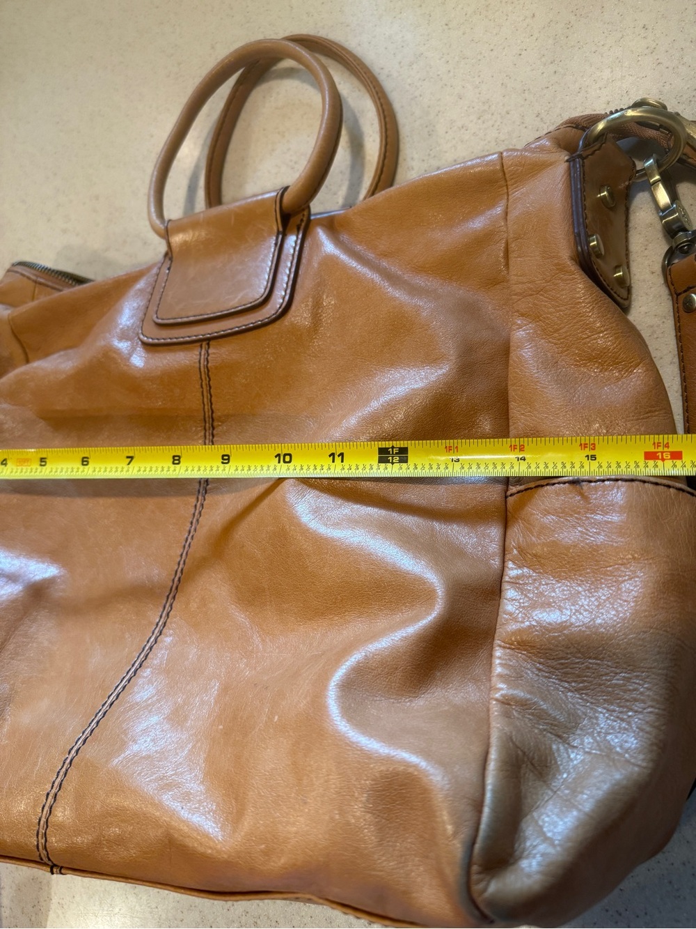HOBO Sheila Satchel - Picture 14 of 16